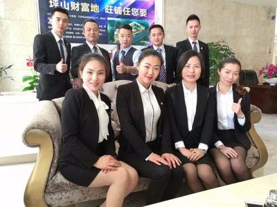 月入過萬卻飽受爭議 職業中介服務背后的輿論困境